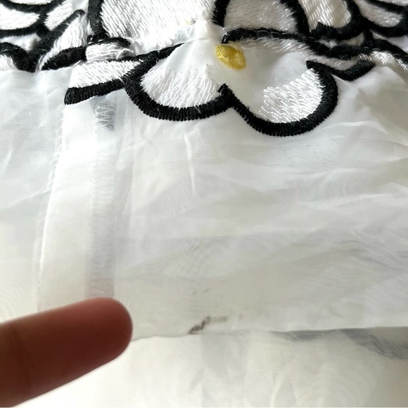 Talbots Skirt Sz 4P Petite Daisy Embellished Pleated Flared Lined 3D Floral EUC - Picture 14 of 14